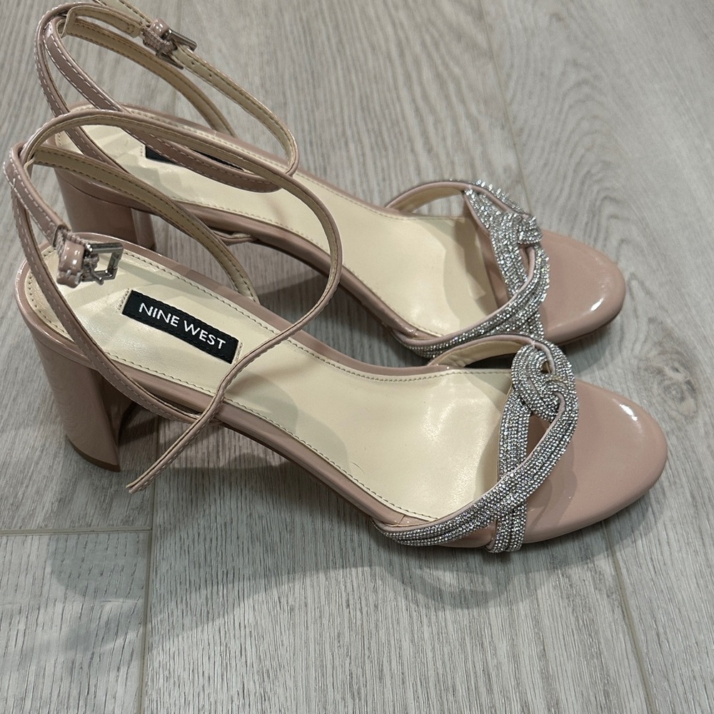 Nine West Blush Strappy Heels with Silver Accents size 8 1/2 new